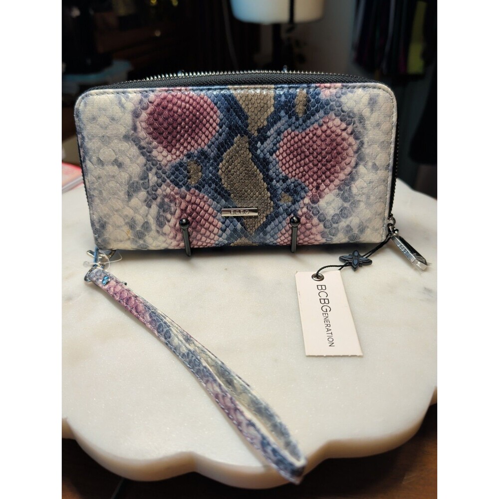 BCBGENERATION Python Snake Skin Wallet. NWT 8x4